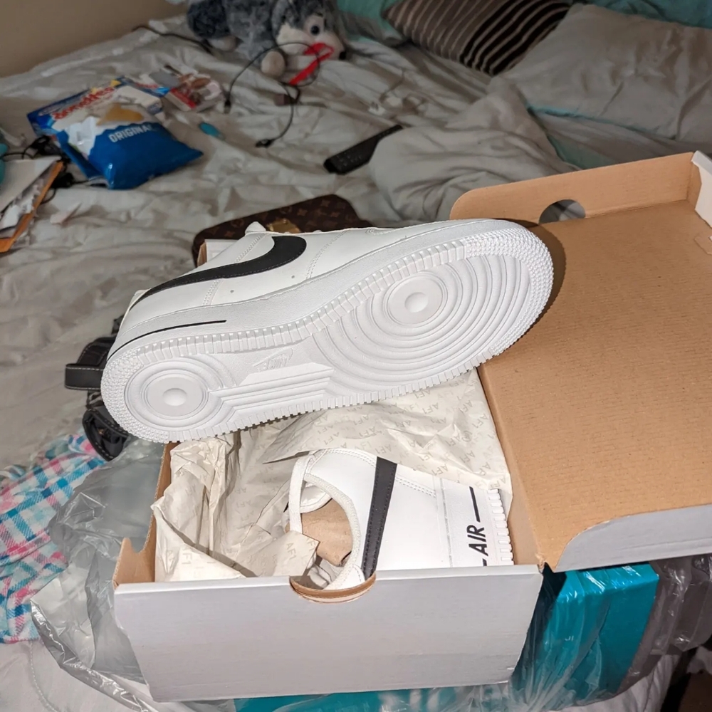 Men's shoes